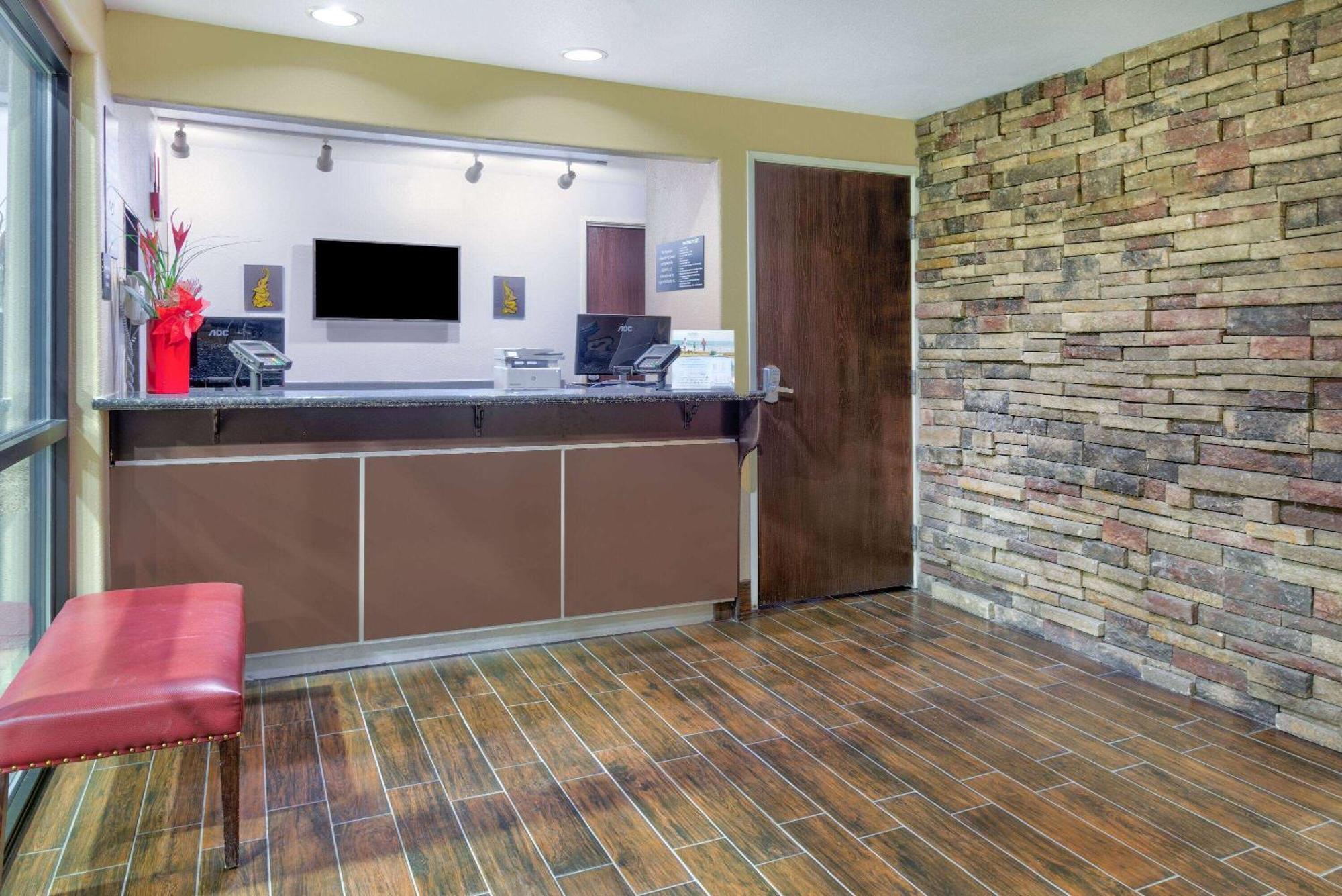 Super 8 By Wyndham New Braunfels I-35 Hotel Eksteriør billede